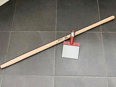 Würth Stoßscharre 150mm breit mit Würth Holzstiel 120cm lang in Schwerte