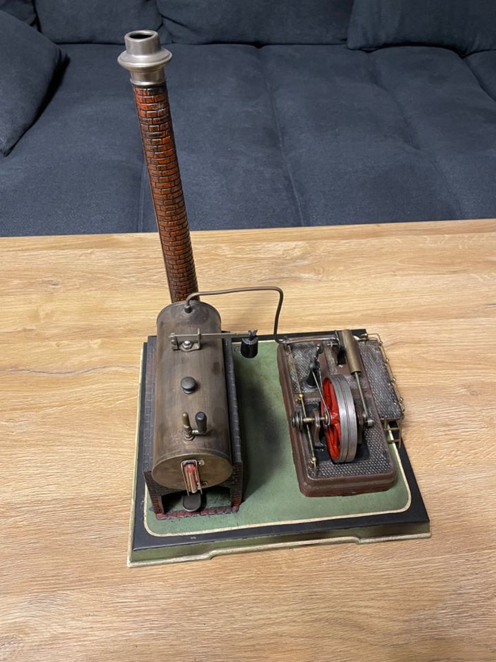 Antike Falk (J+F) Dampfmaschine in Roding