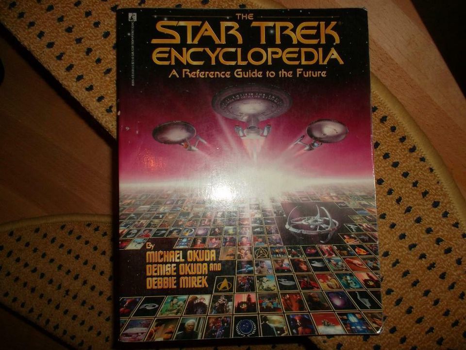 Vier Star Trek Bücher,ideale Geschenke aus früherer Zeit in Stutensee