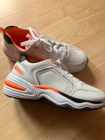 Neue Sneakers, weiss/orange/schwarz, unisex, 42 Düsseldorf - Düsseltal Vorschau