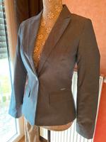 Damen Blazer grau tailliert Business Gr. 34 NEU Hessen - Rauschenberg Vorschau