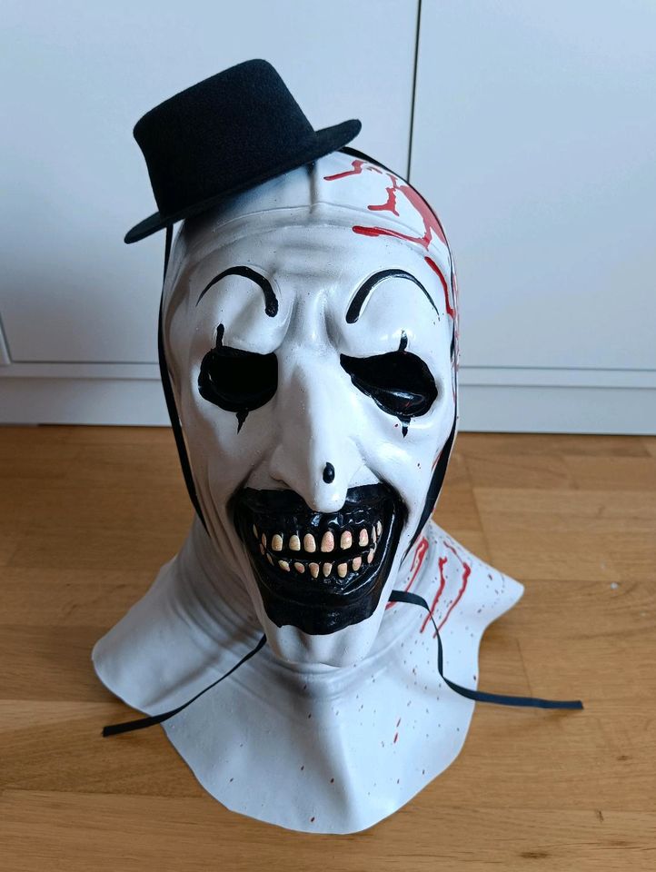 Art the Clown Maske Terrifier Horror Halloween Mask in Dietzenbach