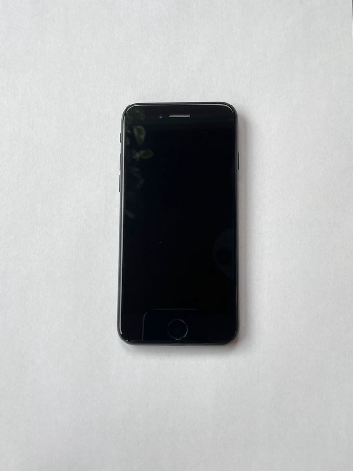 Apple iPhone 7 128 GB - Akku defekt in Eichenzell