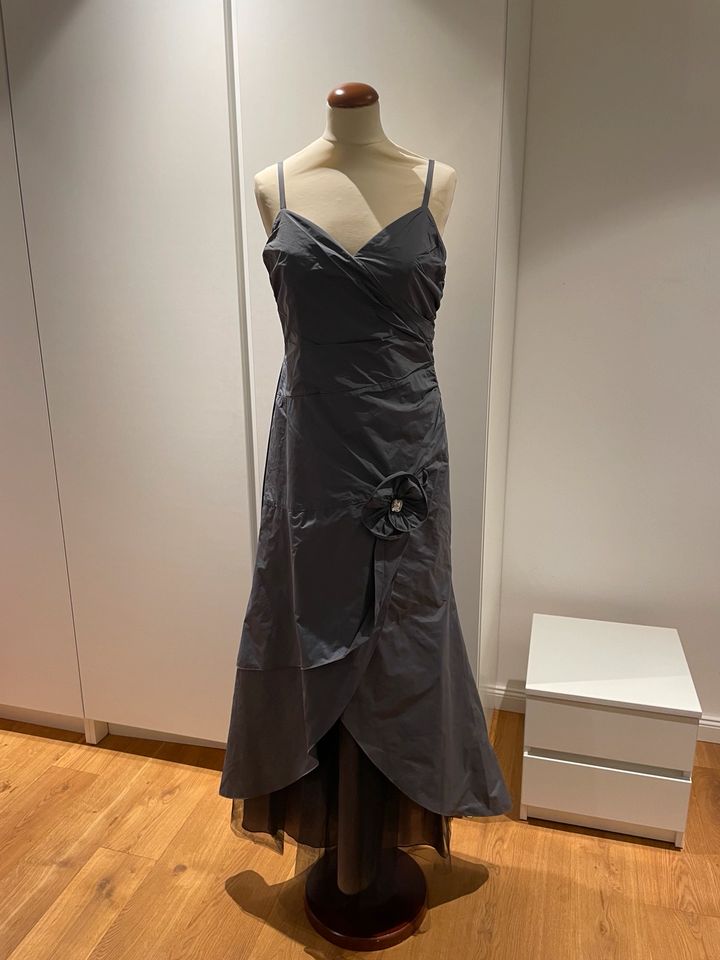 Langes Kleid , Abendkleid von Vera Mont gr 40, neu in Hamburg