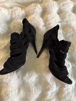 Sandalen mit Absatzen Pumps High Heels Leder schwarz Velours 38 Nordrhein-Westfalen - Werne Vorschau