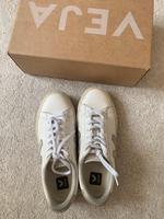 VEJA Sneaker in weiß/beige in Größe 39 Baden-Württemberg - Tübingen Vorschau