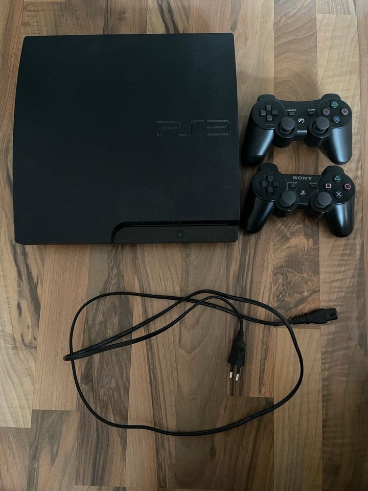 PlayStation 3 mit 2 Controller in Sennfeld