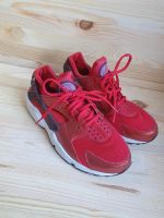 NIKE WMNS AIR HUARACHE RUN  Universe Red/ Night Maroon-White Nordrhein-Westfalen - Hamm Vorschau