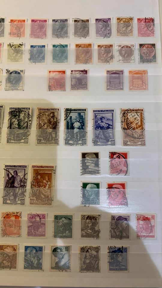 Briefmarken Italien in Duisburg