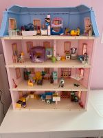 Großes Playmobil Haus mit Zubehör Nordrhein-Westfalen - Mülheim (Ruhr) Vorschau