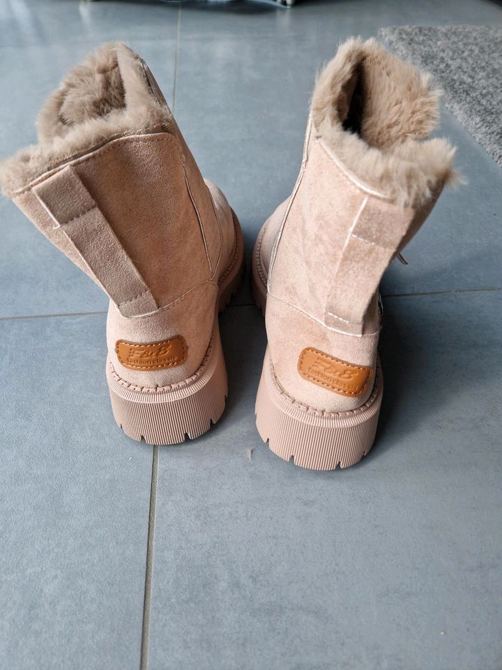 Damen Winterboots Beige -NEU- in Oberhausen