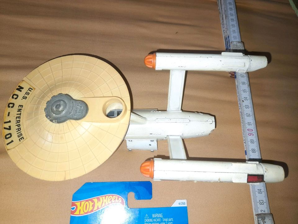 Star Trek Playmates Dinky Toys Raumschiff Enterprise  NCC1701-D in Berlin