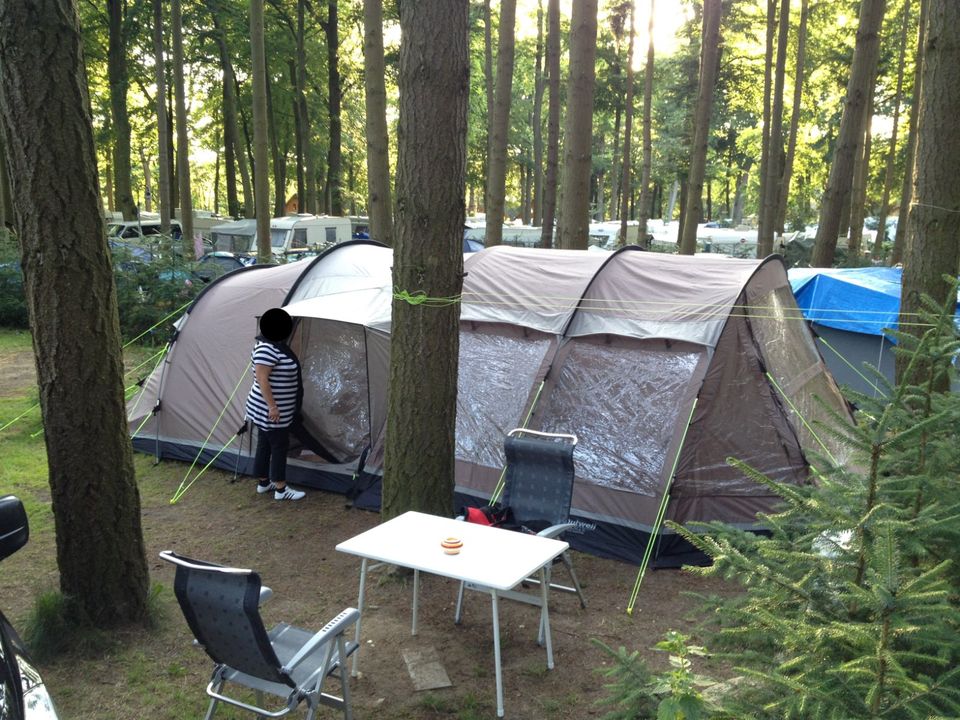 Qutwell Nevada M mit Front Awning (Familienzelt+Vorzelt) in Langenweddingen