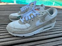 NIKE AIR MAX 90 SE DB0636-100 38,5 US6 Retro grün/weiß Sachsen-Anhalt - Stendal Vorschau