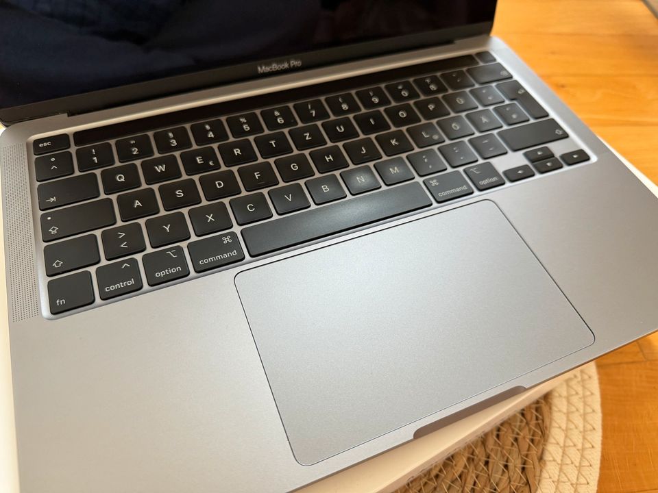MacBook Pro 13" Space Grau (Modell MWP52D/A), Laptop, Apple in Holzwickede