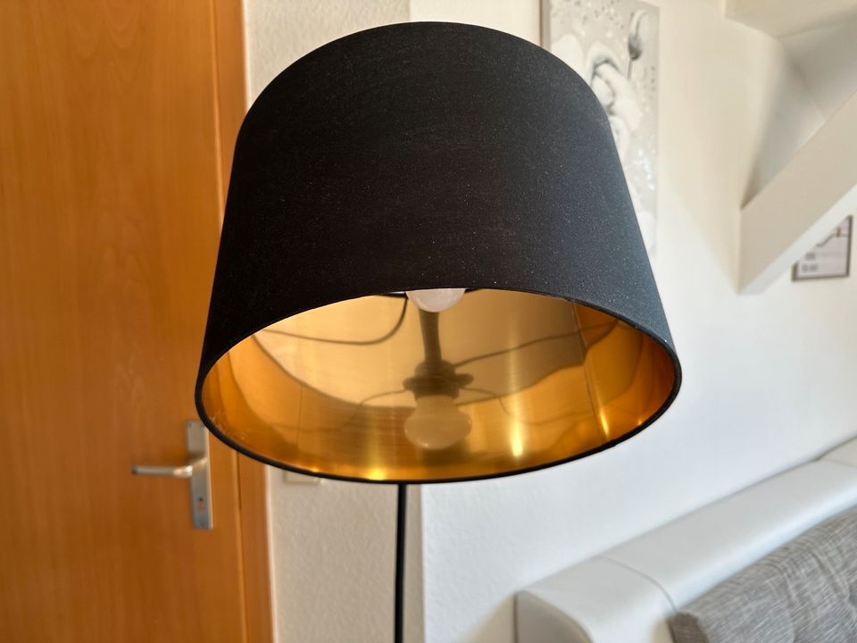 my home Stehlampe Stehleuchte schwarz-goldfarben in Leipzig