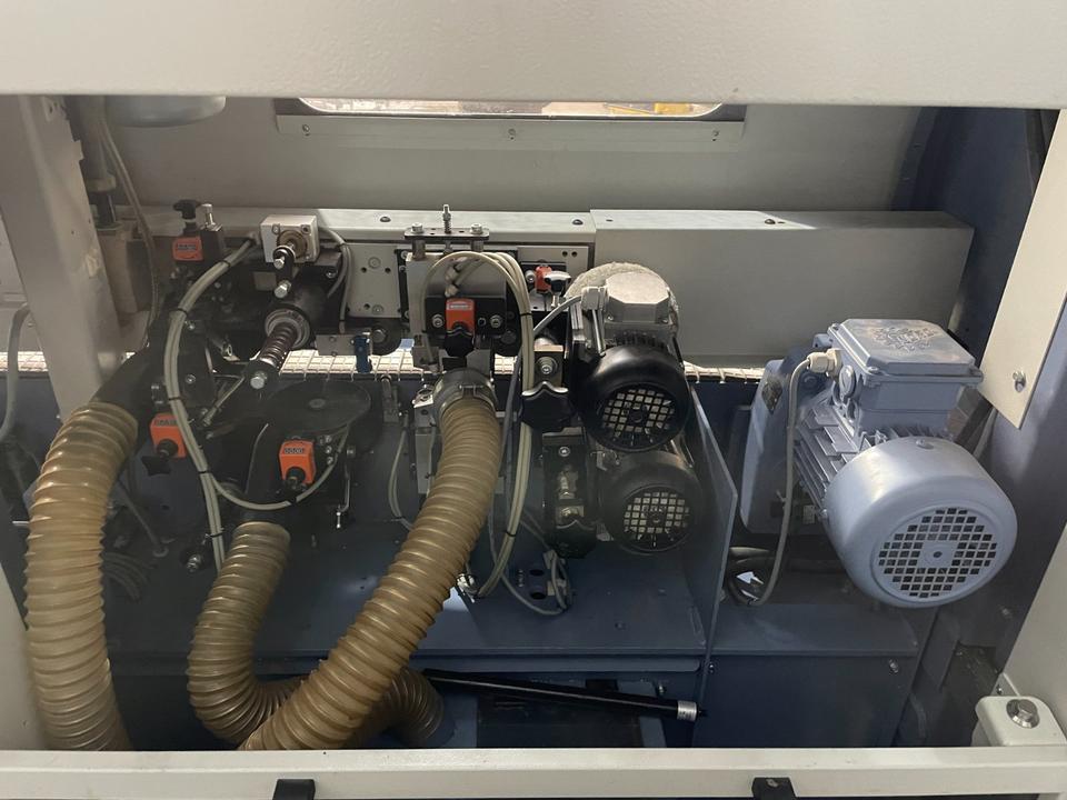 Kantenstreifenmaschine Kantenanleimmaschine Hebrock AKV 3006 DK in Kleve