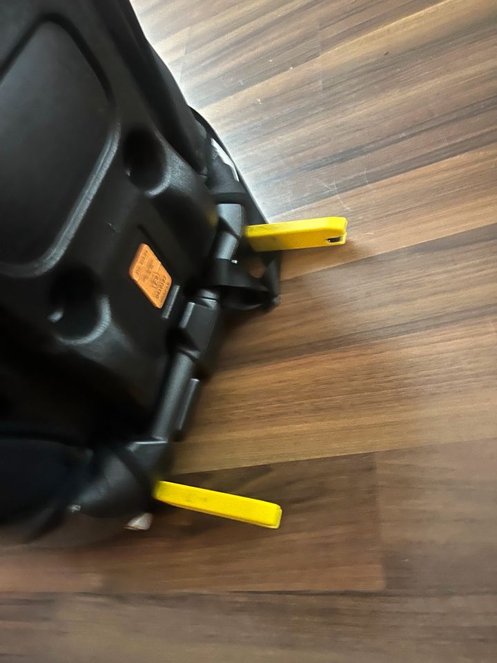 Kindersitz mit ISOFix Marke XOMAX in Rodgau