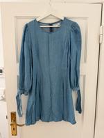 Kleid von Zara Größe L Neuwertig Hamburg-Nord - Hamburg Eppendorf Vorschau