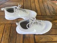 Damen sneaker Sport Fitness Nike 38,5 beige Schuhe Schuh Niedersachsen - Syke Vorschau
