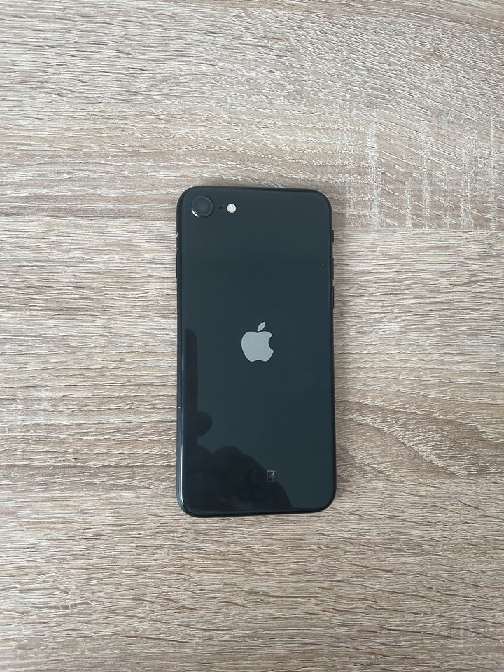 IPhone SE 2 Schwarz 64GB in Hildburghausen