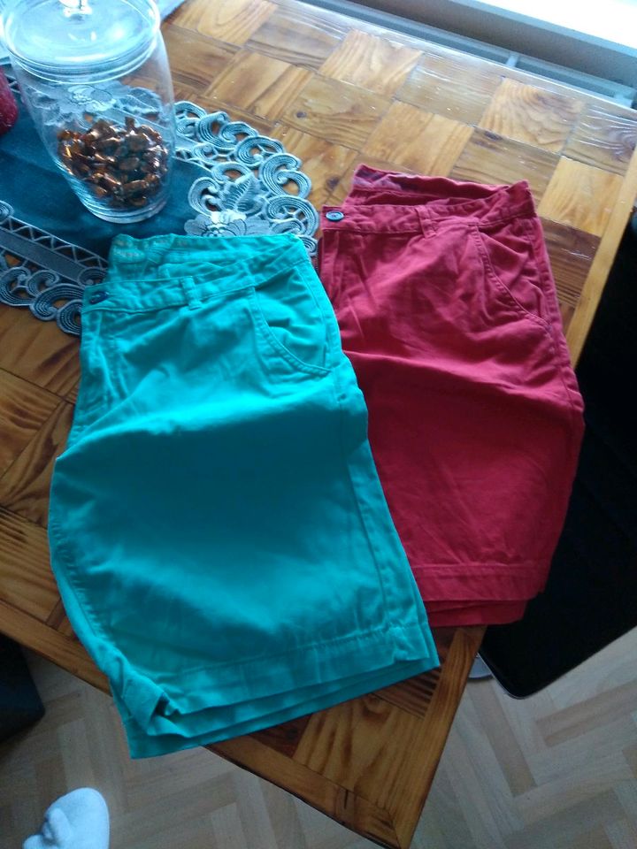Shorts, sommerliche Farben, Größe 52 in Lahnstein