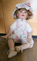 Hamilton Collection Porzellanpuppe Jessica/Chelsea mit Zertifikat Niedersachsen - Schortens Vorschau