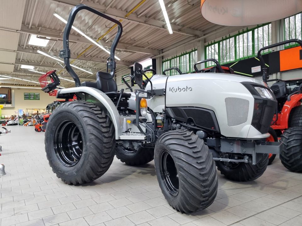 Kubota L1-382 Traktor Schlepper Allrad  38PS Schaltgetriebe in Olpe