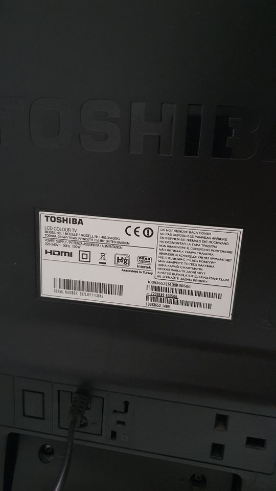 40 Zoll Fernseher Toshiba 40L3443DG in Paderborn