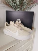 Nike Air Force - neuwertig - gr 40 - beige weiss Essen - Essen-Stadtmitte Vorschau