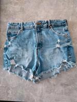 Bershka  Jeans Shorts 40 Hose kurz Hessen - Bad Soden-Salmünster Vorschau