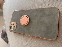 schöne iPhone 11 Hülle grau Wildlederoptik Gold/rosé neuwertig Baden-Württemberg - Ebersbach an der Fils Vorschau