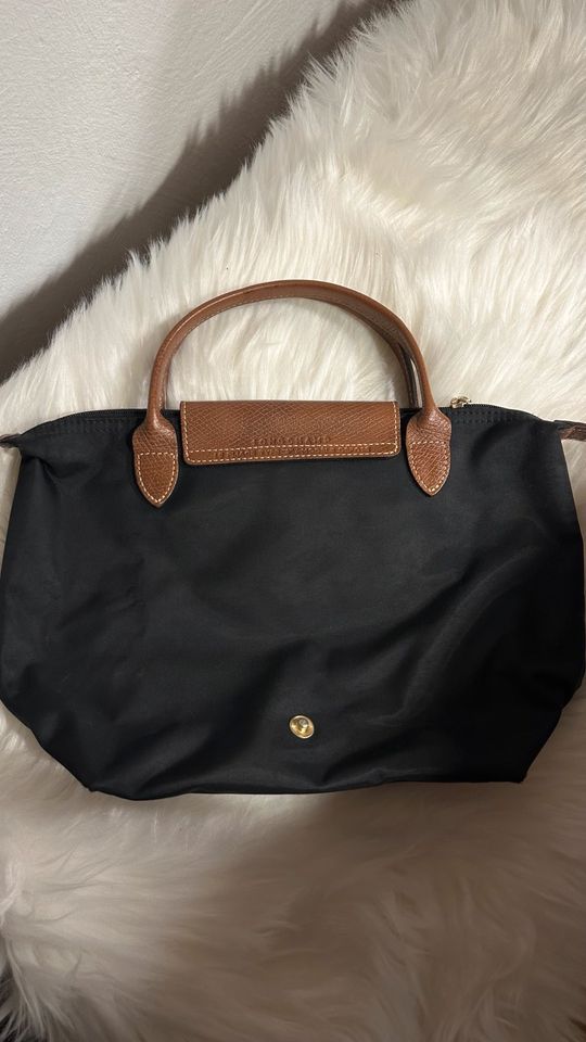 Longchamp Handtasche klein Größe S schwarz in Overath