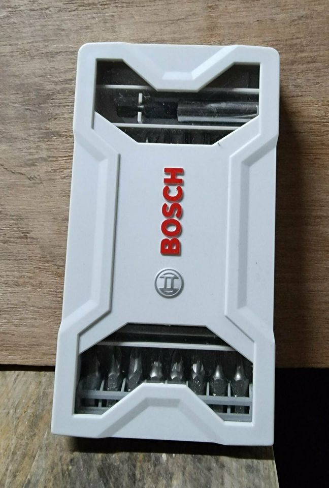 BOSCH 25-teiliges Bitset mit Bithalter Bitsatz Bitbox Torx (NEU) in Petkus