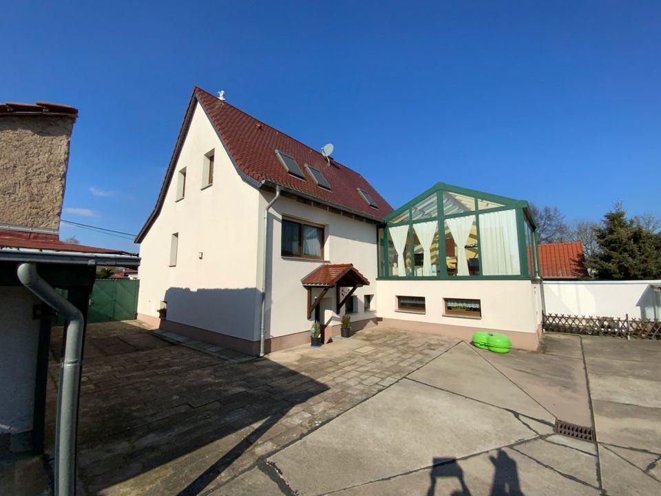 Großes, modernisiertes EFH mit Wintergarten und Garage vor den Toren Erfurts zu verkaufen! in Straußfurt