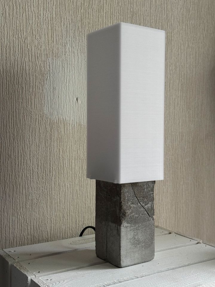 Lampe aus Beton in Langenhagen