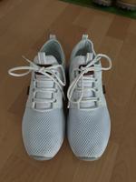 Bench Sneaker weiß Gr. 42 nur in der Halle paar mal getragen Bayern - Herrieden Vorschau