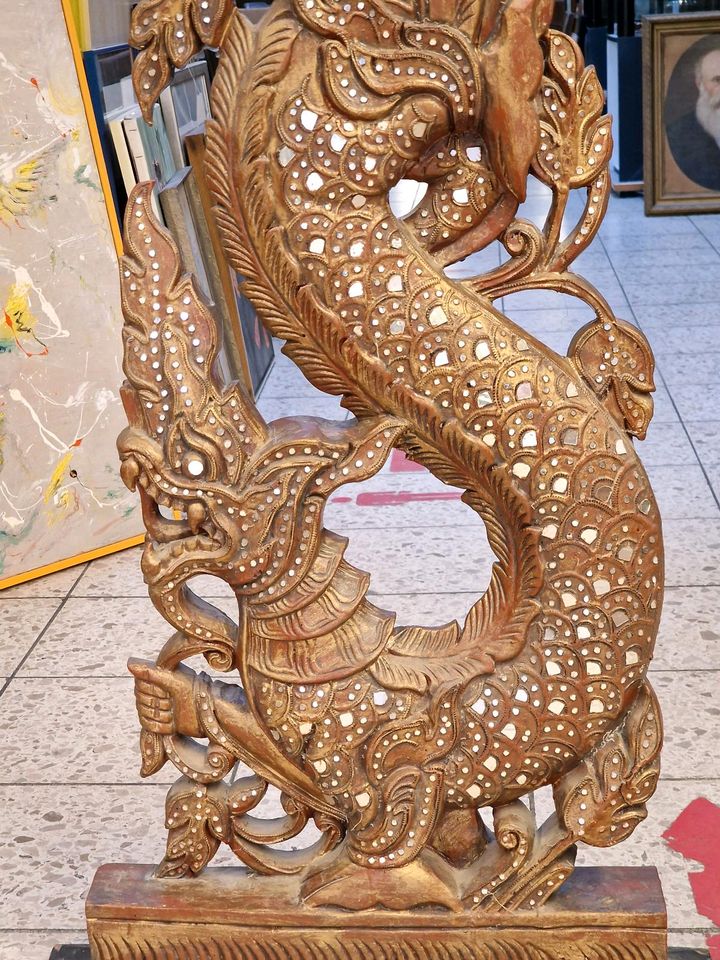 Holzskulptur Drache Thailändisch Geschnitzt in Bonn