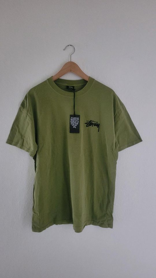 Stüssy Italic No.4 Shirt neu mit Etikett in L grün in Bochum