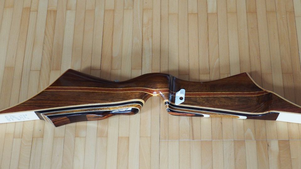 Black Widow 101 Vintage Recurve 68" 37# bei 28" in Velbert