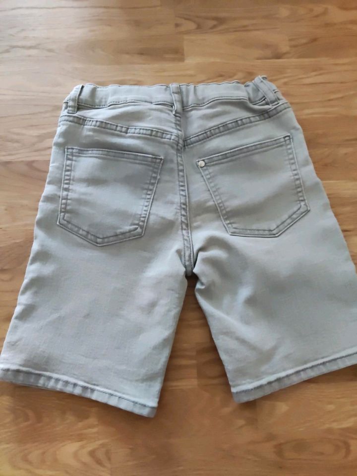 H&M kurze Hose/Jeans in Gr. 116 in Waltrop