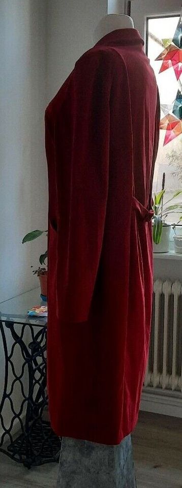 Derbes Kleid/ Leichter Mantel Gr. 42 in Bordeaux Rot in Berlin