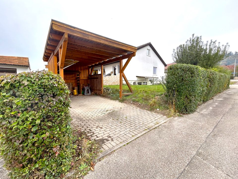 Wohnen auf einer Ebene - modernisiertes Einfamilienhaus mit Garten, Garage und Carport in Oberrot