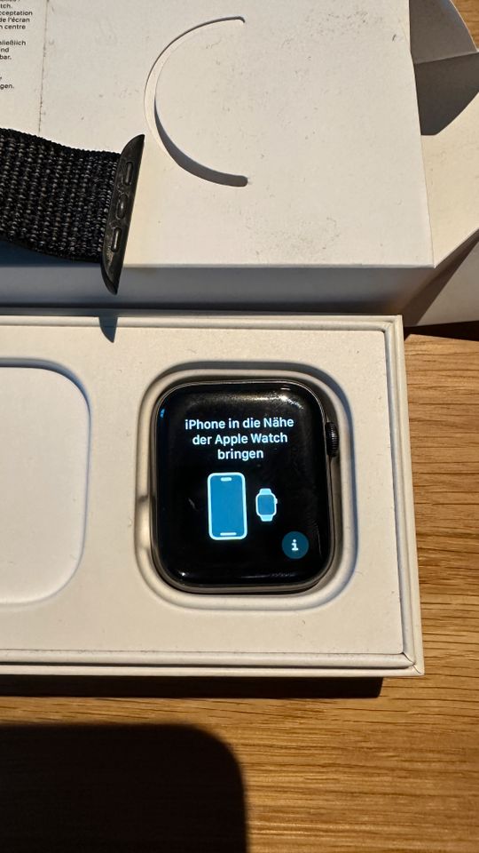 Apple Watch 6 (GPS + Cellular, 44 mm) Edelstahlgehäuse Graphit in Traunstein