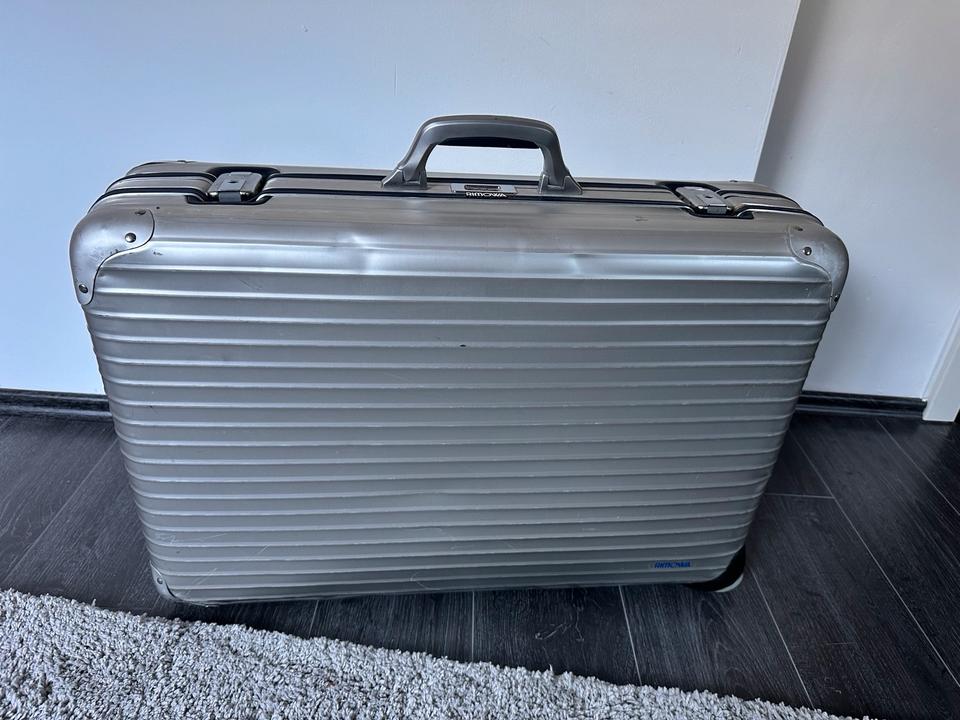 RIMOWA Silver Integral Koffer mit 2 Rollen - Recrafted Gutschein in Tönisvorst