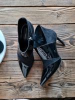 Zara Travaloc Stiefeletten Ankleboots 39 schwarz Wildleder Lack Niedersachsen - Ilsede Vorschau