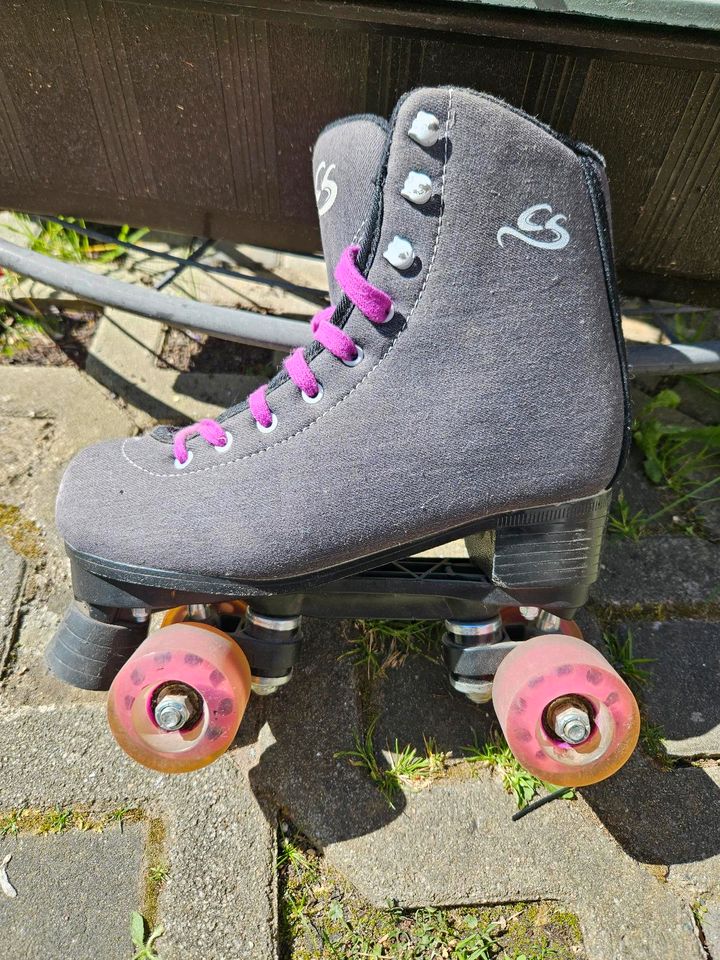 CS Rollschuhe gr 38 in Zossen-Wünsdorf