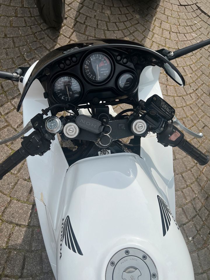 Honda CBR 600 F in Bremen