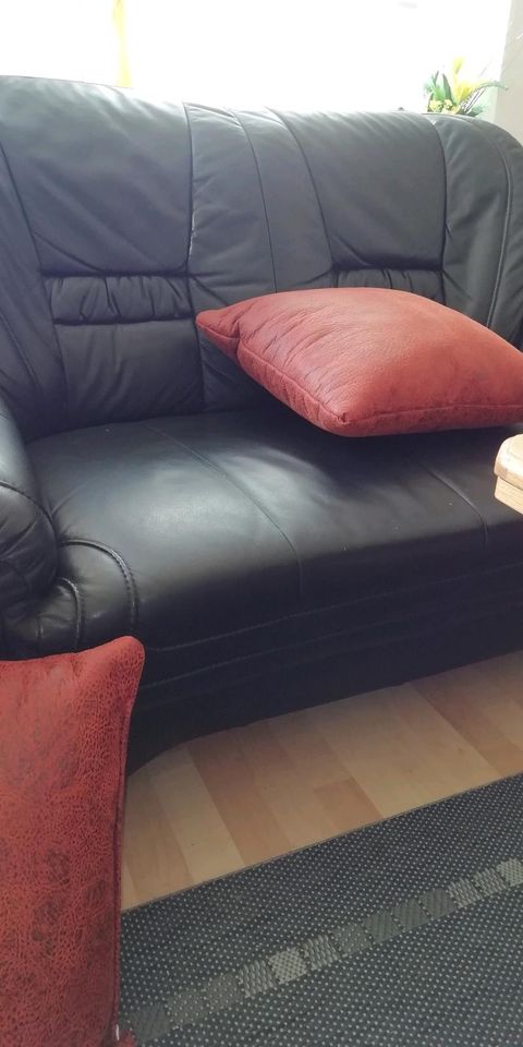 Sofa 2 Sitzer schwarz guter Zustand Leder in Gersdorf