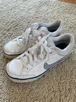 Nike Turnschuhe 36 Rheinland-Pfalz - Bechhofen Vorschau
